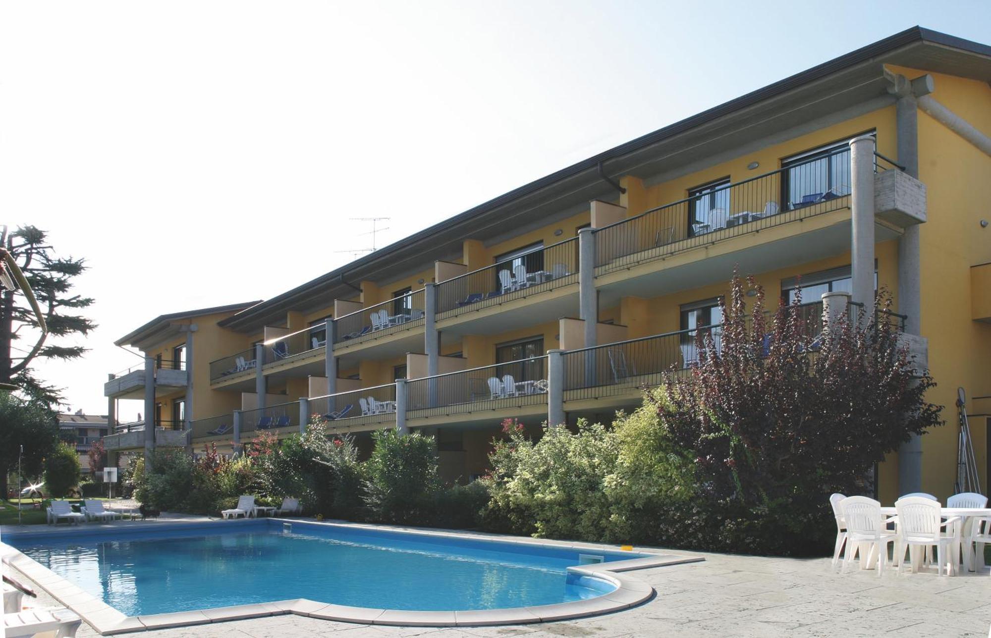ديسينسانو ديل غاردا Residence Spiaggia D'Oro المظهر الخارجي الصورة